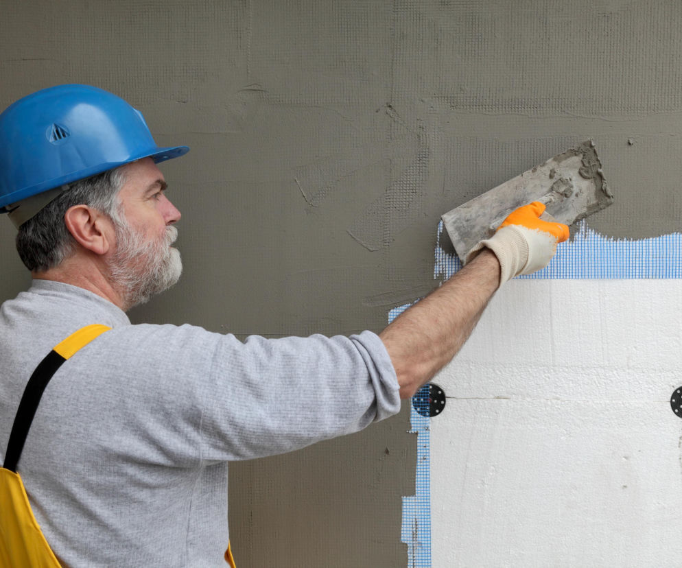 Tynki elewacyjne w systemach ETICS – funkcje, rodzaje i parametry techniczne