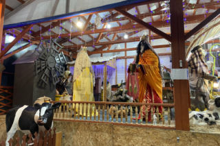 Szopka z Różanki zachwyca każdego. Takiej drugiej nie ma nigdzie! Co roku pan Stanisław zaskakuje nowościami