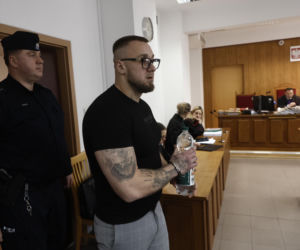 Łukasz Żak w sądzie. Sypie się linia obrony jego kolegów. Biegły: „Każdy ma obowiązek udzielenia pomocy”