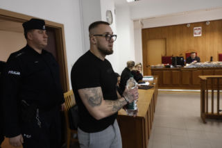 Łukasz Żak w sądzie. Sypie się linia obrony jego kolegów. Biegły: „Każdy ma obowiązek udzielenia pomocy”