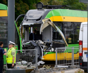 Zderzenie dwóch tramwajów przy rondzie Starołęka! Kilka osób ciężko rannych! 05.08.2021