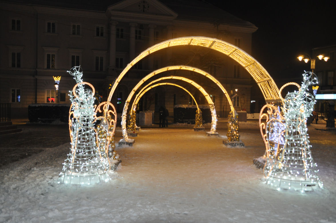 Świąteczne iluminacje i choinki w centrum Kielc
