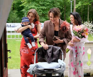 M jak miłość odc. 1890. Franka (Dominika Kachlik), Kinga (Katarzyna Cichopek), Marysia (Małgorzata Pieńkowska), Antoś