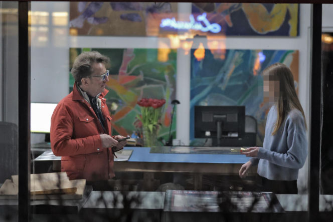 Paweł Wilczak szuka złota w w lombardzie