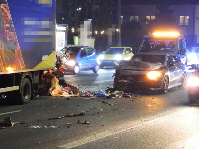 Miał trzy promile, rozbił cztery auta. 26-latek roztrzaskał się w Warszawie