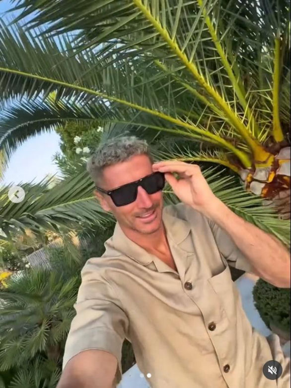 Blondynek z Barcelony. Lewandowski kopiuje Pazurę?