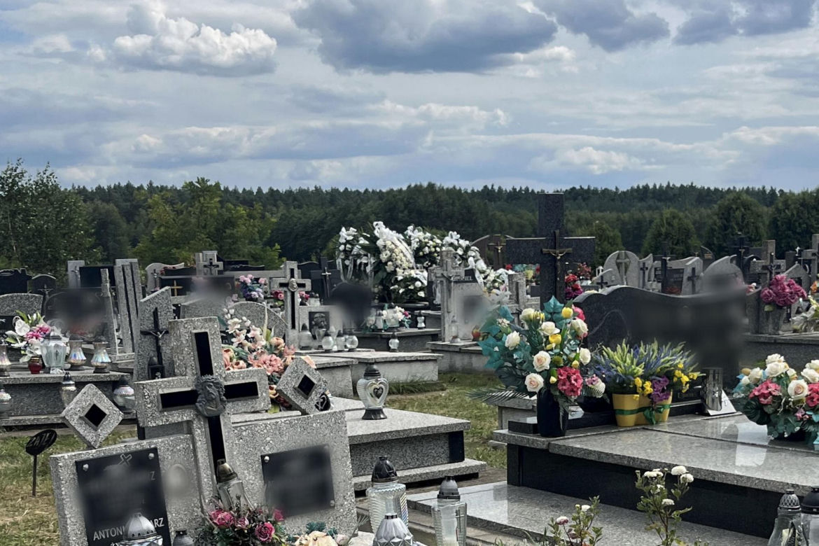 Tuszów Narodowy. Grób Dominiki i Grzesia, którzy zginęli w tragicznym wypadku