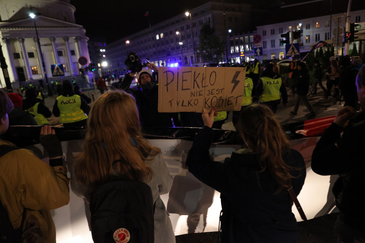 Strajk Kobiet w Warszawie. Tłumy znów wychodzą na ulice