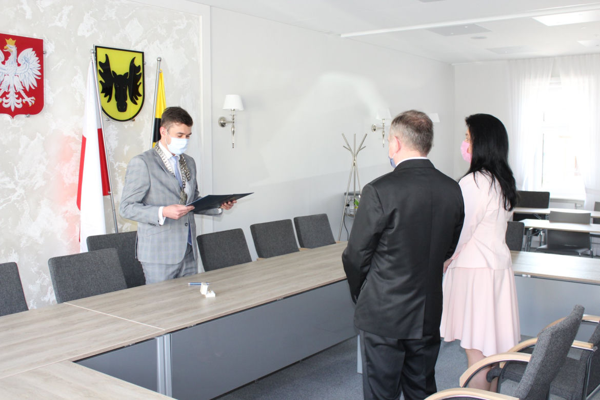 Ślub w czasie pandemii: Jak wygląda? W Wasilkowie pobrali się w maseczkach