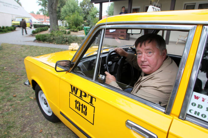 Mieczysław Hryniewicz od lat zachwyca widzów. Tak zmieniał się gwiazdor „Na Wspólnej”