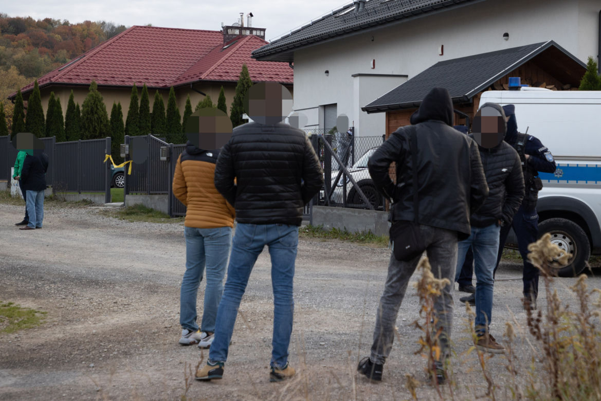 Cztery ciała w Tarnowie. Kobieta i dzieci zginęły od ciosów szlifierką kątową? 