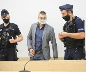 Próbował zabić ojca dla pieniędzy. Inną zbrodnię opisał w książce. Bartłomiej S. stanął przed sądem