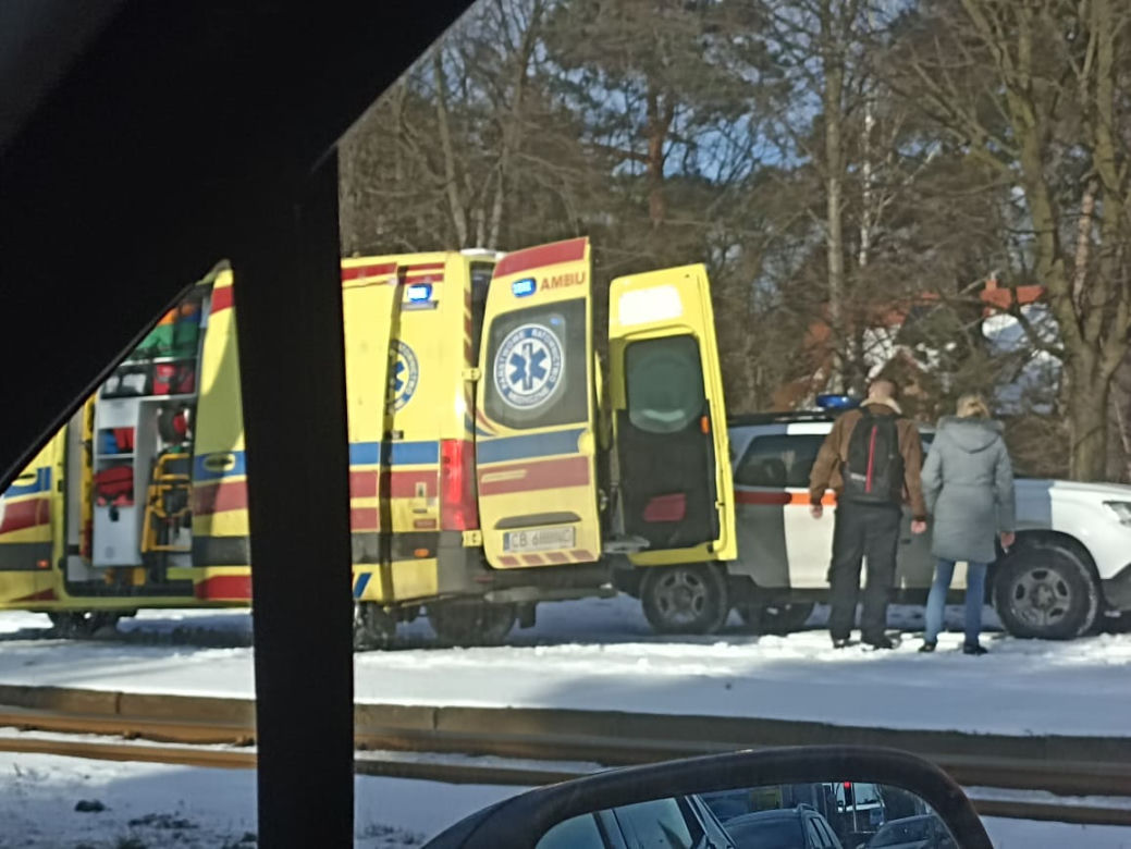 Bydgoszcz. Wypadek na ul. Nakielskiej. Tramwaj potrącił mężczyznę