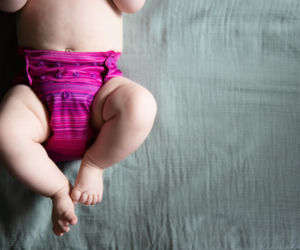 Pieluchy wielorazowe to nie tylko oszczędności. To może przyspieszyć odpieluchowanie