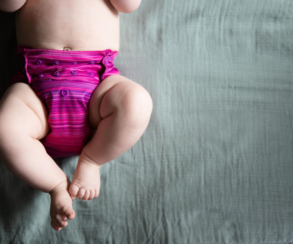 Pieluchy wielorazowe to nie tylko oszczędności. To może przyspieszyć odpieluchowanie