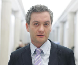 Robert Biedroń kończy 50 lat! Tak się zmieniał na przestrzeni lat, poznalibyście?