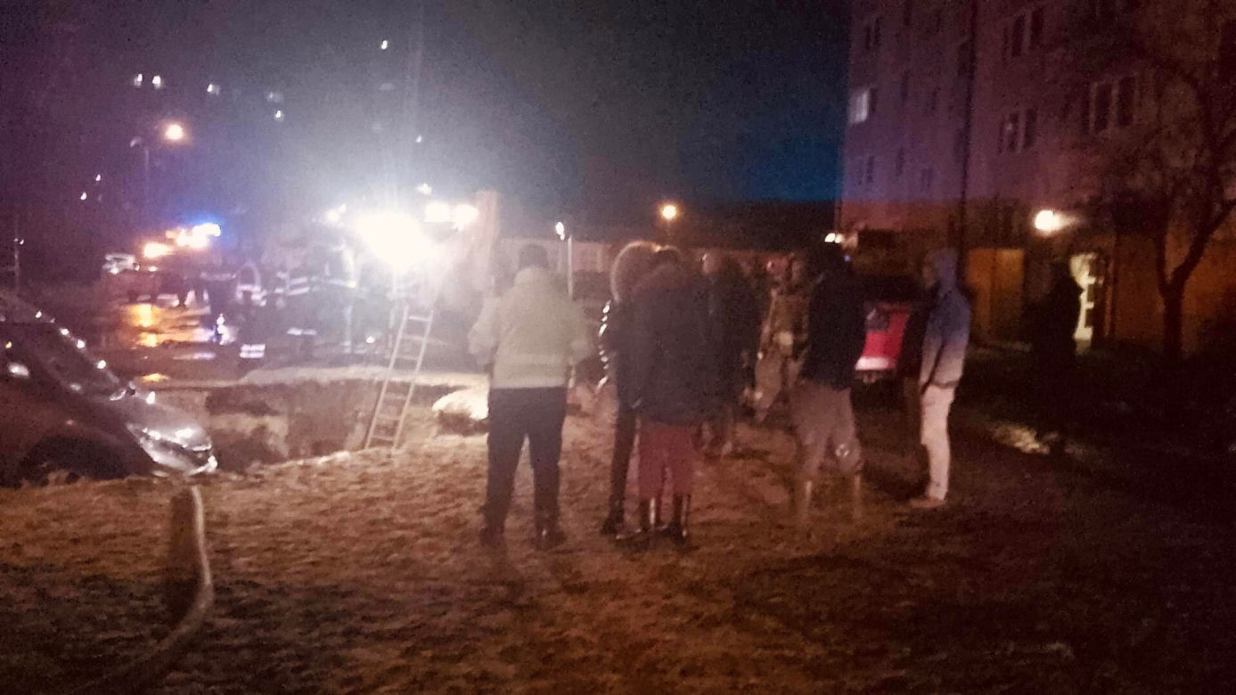 Poważna awaria w bydgoskim Fordonie. Ulica zapadła się pod samochodami!