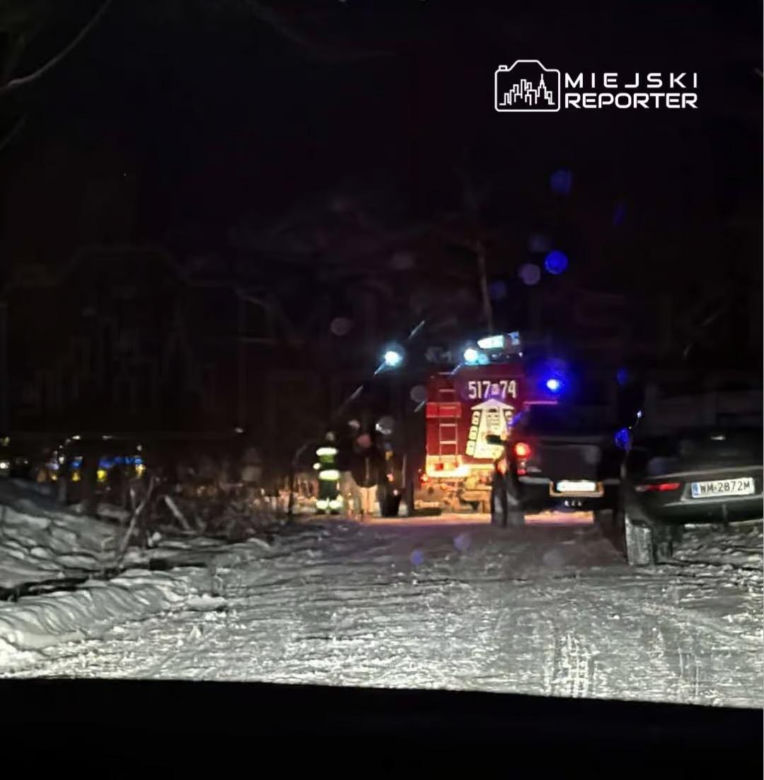 Śmiertelna zabawa na śniegu. 25-latek nie przeżył kuligu. Spadł z worka i uderzył w drzewo