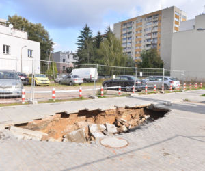Ogromna dziura na parkingu przy ul. Górczewskiej 