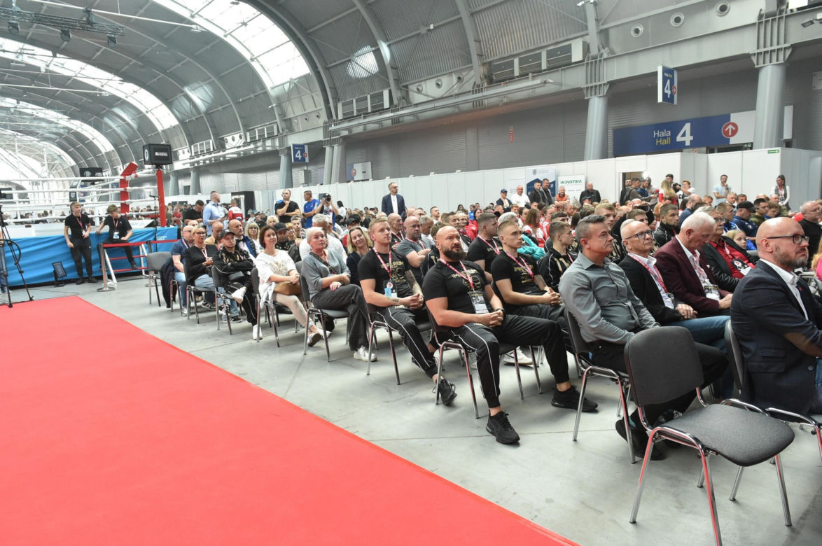 Andrzej Gołota na otwarciu V Forum Polskiego Boksu w Kielcach