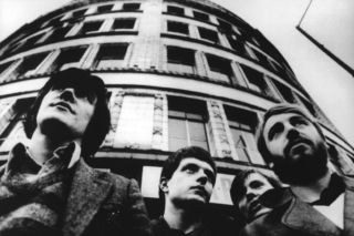 Dlaczego perkusista Joy Division musiał nagrywać bębny na dachu? Tak rodziło się lodowate brzmienie post-punka