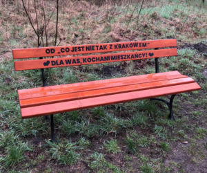Ławki w parku na Krzemionkach