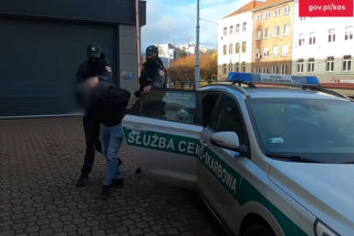 Zatrzymano 40-latka, który przemycał kokainę w swoim organizmie. Mężczyzna wpadł na lotnisku w Gdańsku