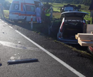 Kasina Wielka. Młody kierowca bez prawa jazdy zderzył się z dostawczakiem!