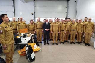 Nowy sprzęt trafi do strażaków z Siedlec, Łosic, Makowa Mazowieckiego, Ostrołęki, Ostrowi Mazowieckiej, Pułtuska, Sokołowa Podlaskiego, Węgrowa i Wyszkowa