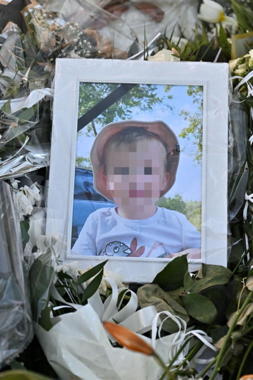 Oliwierek powiększył grono aniołków. Jego grób przykryła kołderka z białych róż