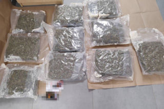 21-latek w Bydgoszczy wpadł. Niewiarygodne, co znalazła przy nim policja. Waga zwariowała