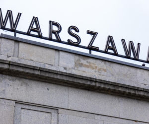 Zobacz najbrudniejsze warszawskie budynki - zdjęcia. Wypiękniałyby, gdyby je umyć