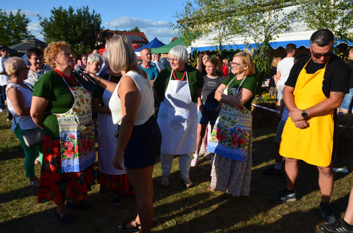 W konkursie na najlepsze pierogi w powiecie Siedleckim w 2025 roku zwyciężył męski zespół KGW „Sami Swoi” z Kotunia! 