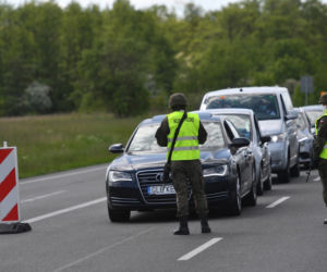 Ogromne korki na autostradzie prowadzącej do przejścia w Kołbaskowie