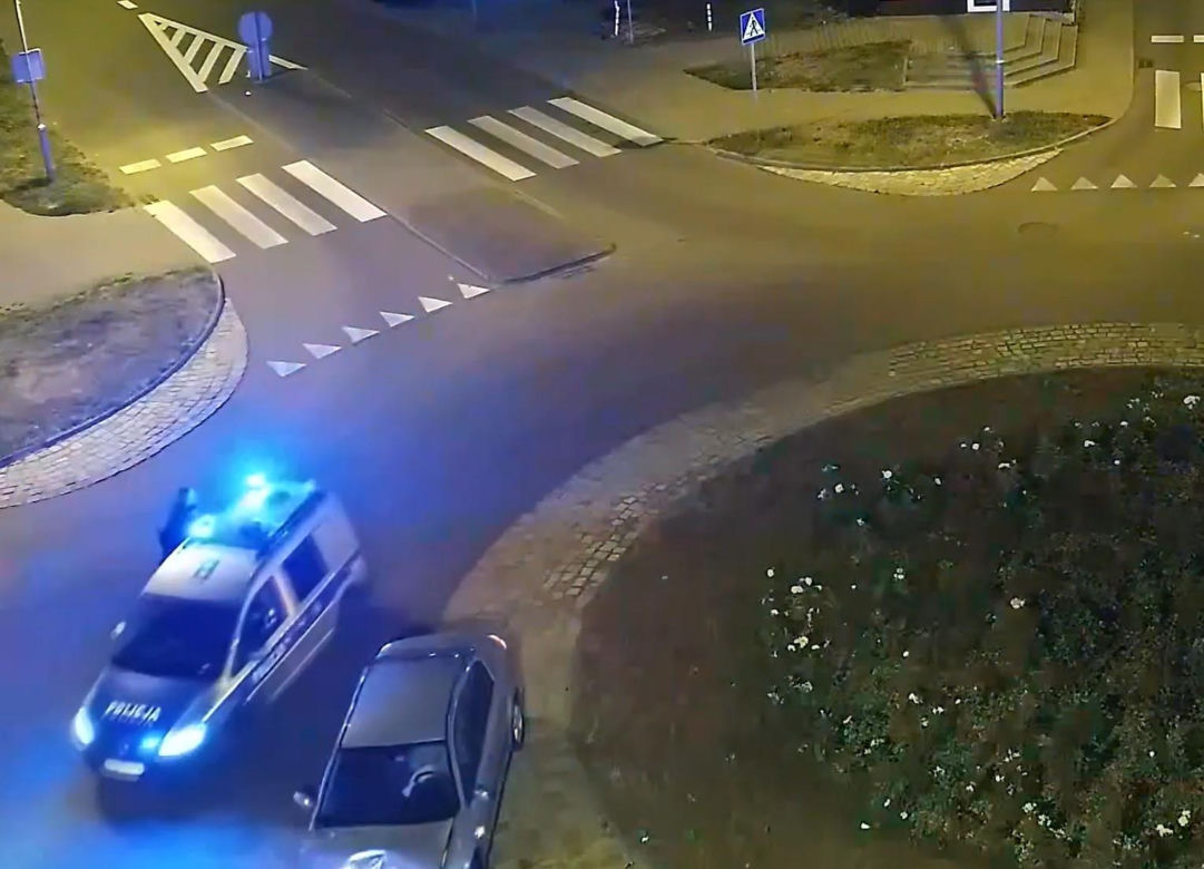 Pościg jak z filmu akcji. 20-letni Ukrainiec zderzył się czołowo z radiowozem