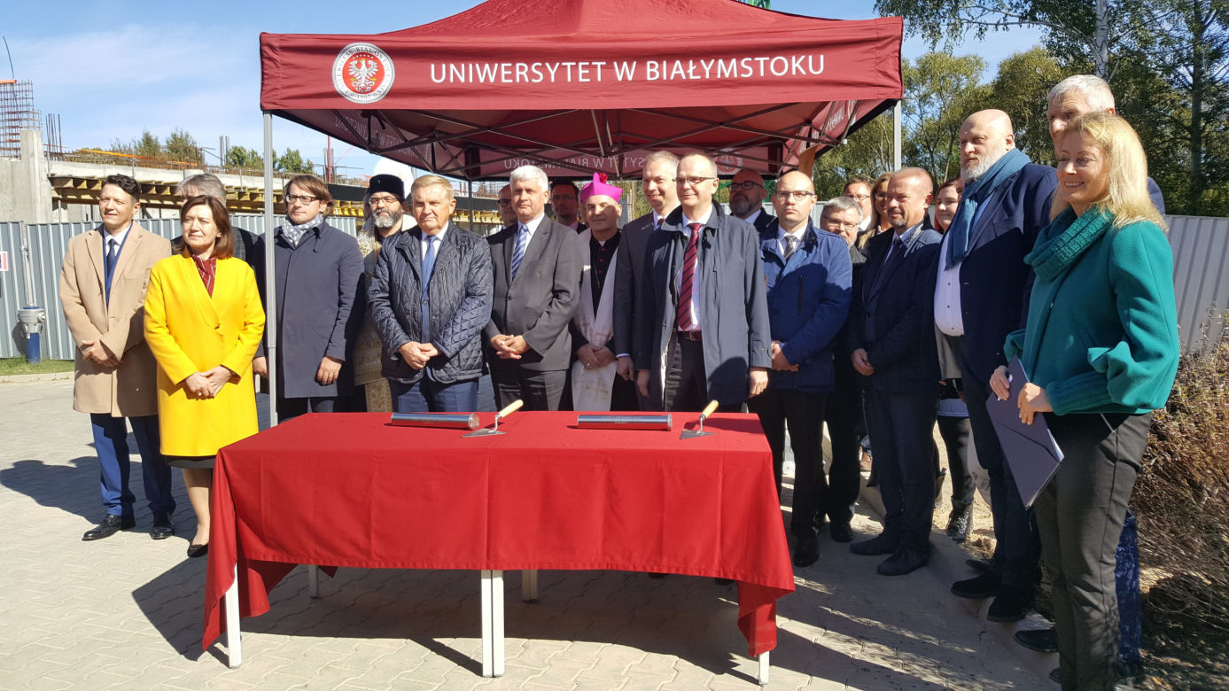 Białystok. Budowa biblioteki UwB i obserwatorium astronimicznego z planetarium