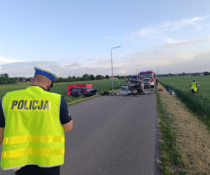 Groźna niedziela na drogach. W jednym z wypadków zginęły 2 osoby