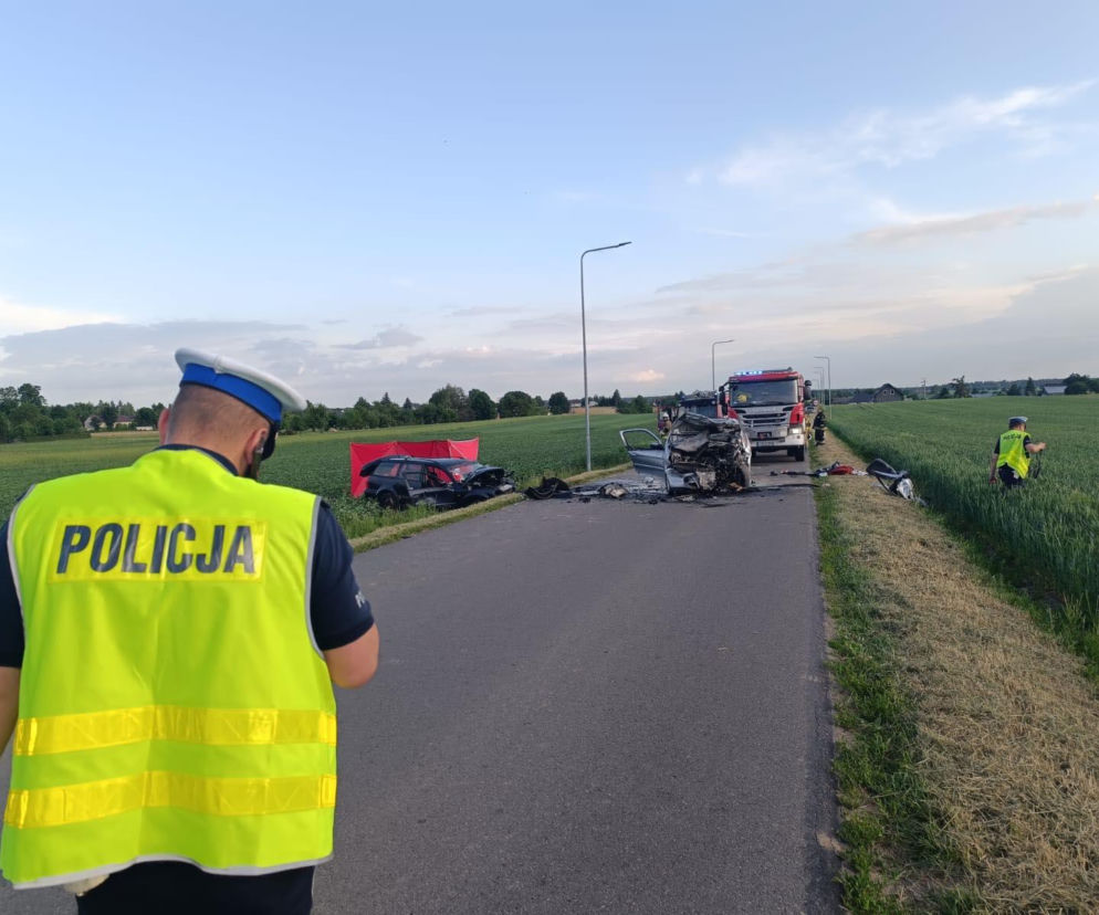 Groźna niedziela na drogach. W jednym z wypadków zginęły 2 osoby