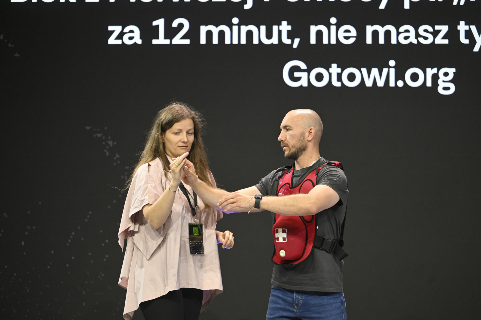 Warszawskie Targi Obronne. Scena Biała Blok z Pierwszej Pomocy pt. „Karetka dojedzie za 12 minut, nie masz tyle czasu”