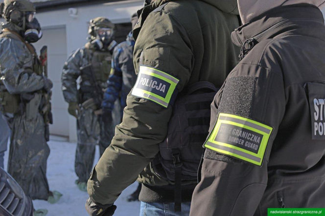 Laboratorium mefedronu w domu w Wawrze