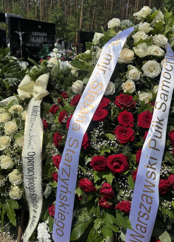 Tuż po 27-urodzinach na Łukasza spadł samolot. Przejmujący widok na grobie żołnierza. "Dumnie służyłeś Ojczyźnie"