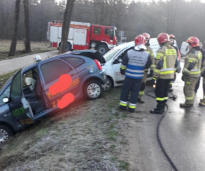 Chruściele. Wypadek dwóch samochodów osobowych