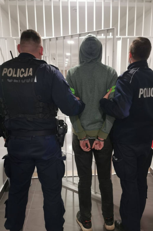  Luca L. siał grozę na ulicach Torunia. Na policję zgłosiło się już osiem poszkodowanych osób!