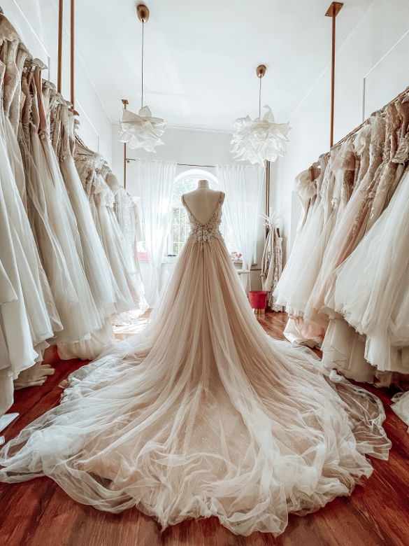 Salon sukni ślubnych "Wedding Dress Zero Waste" w Woli