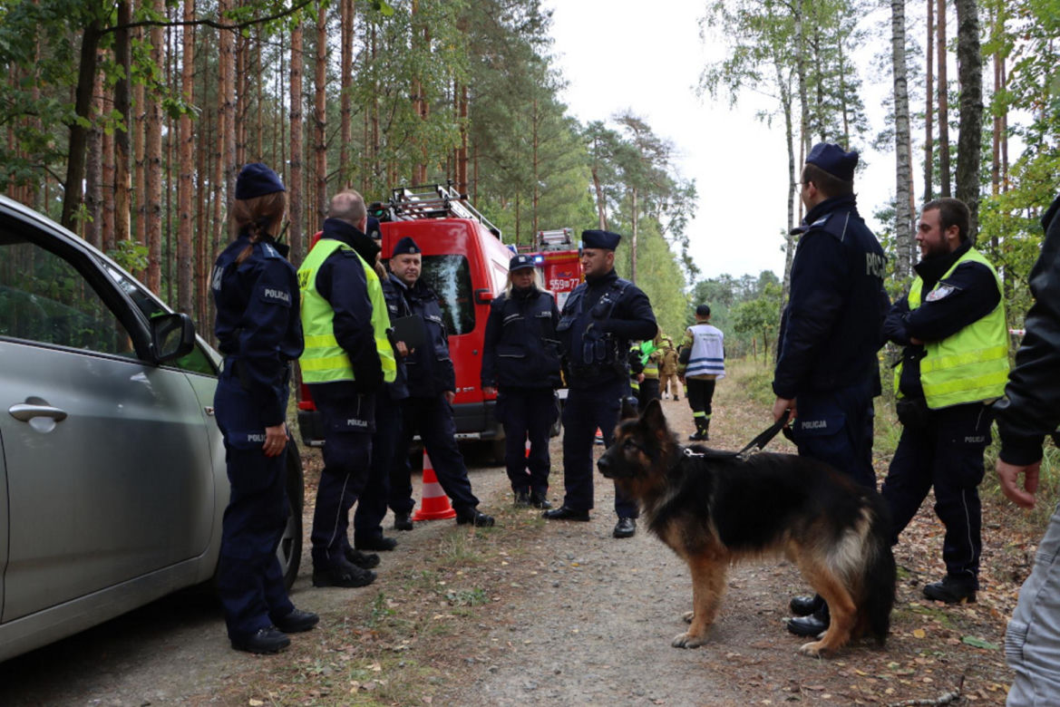 Trąba powietrzna przeszłą pod Warszawą. Pole namiotowe zniknęło w powierzchni ziemi. 26 osób potrzebowało pomocy