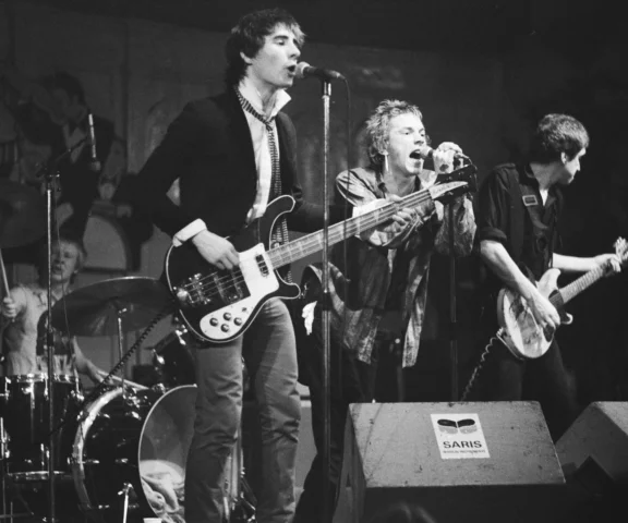 Wulgarny wywiad z Sex Pistols. Jak dwa zdania zniszczyły karierę Billa Grundy’ego?