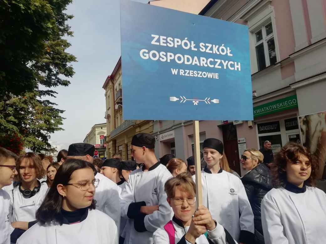 W Rzeszowie ruszył festiwal Karpaty na Widelcu. Co będzie się działo na Rynku? 