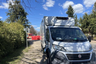 Tragiczny wypadek na DW 811 w Nowych Hołowczycach. Kierowca busa potrącił pieszą