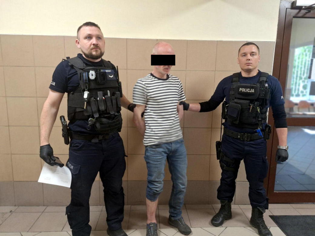 Utknął w rurze i wołał o pomoc. 44-letni Gruzin aresztowany! Wszystko się wyjaśniło
