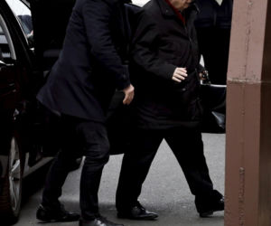 Politycy PiS zjeżdżają na Nowogrodzką